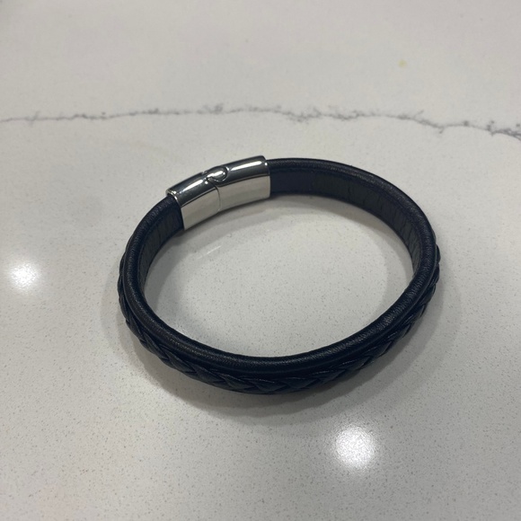 Men's Leather Bracelet - Picture 1 of 3